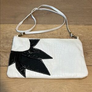 Vintage Razzamatazz White Leather with Flower Purse